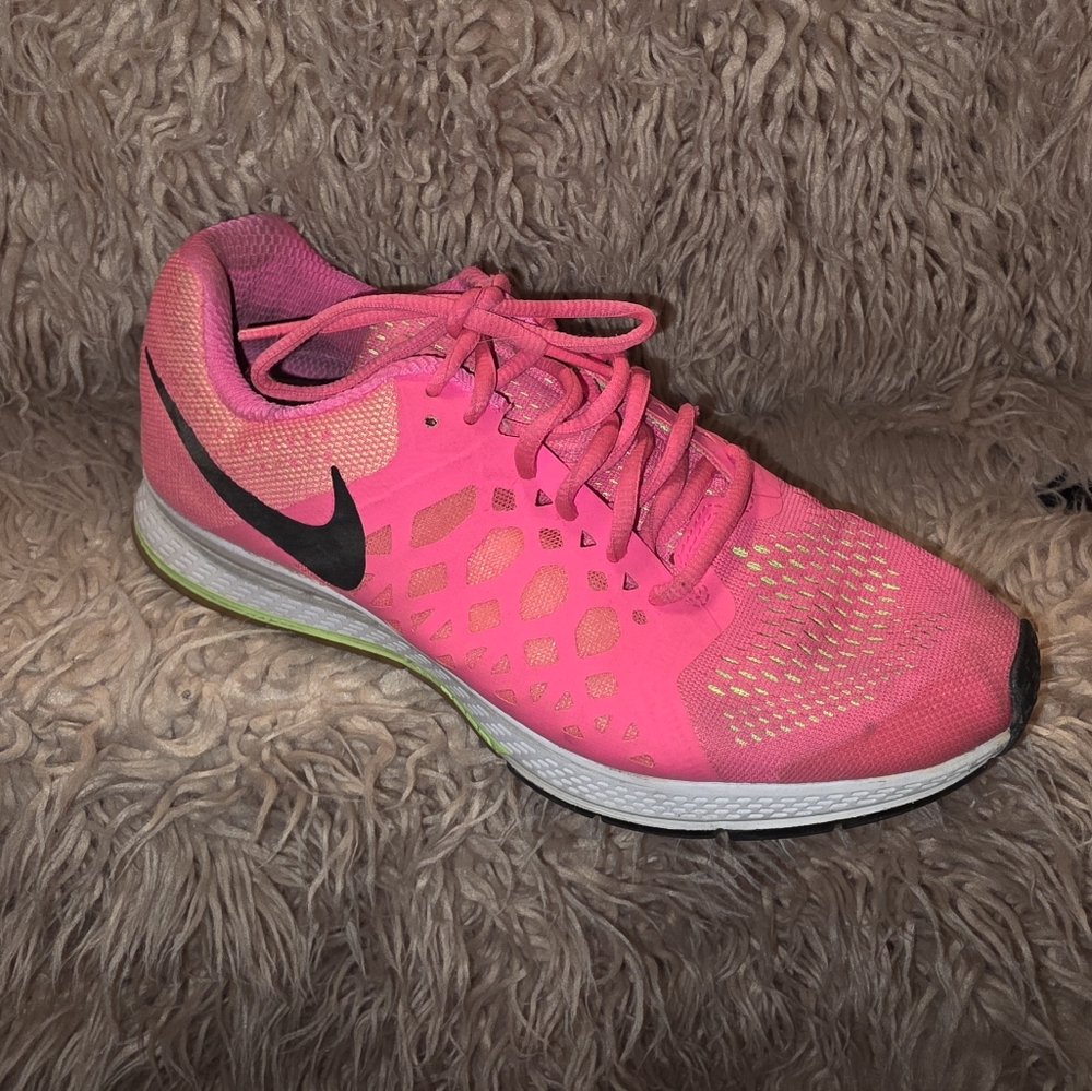 Nike Pink and Black Athletic Shoes with Mesh Upper